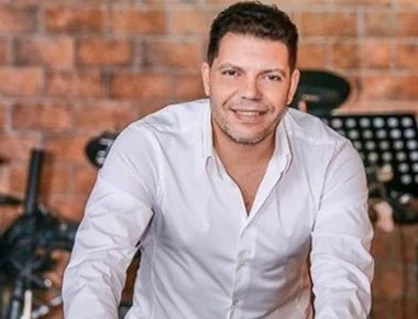 Ο Γρηγόρης Μπιθικώτσης μιλάει για την ενδοοικογενειακή κόντρα με την αδερφή του και τη διαθήκη του πατέρα τους